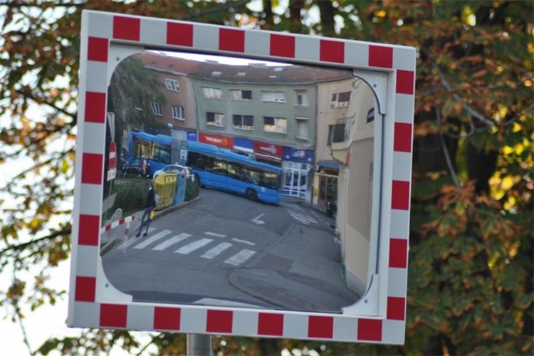 Autobusno stajalište Vrbik u smjeru Jankomira izvan funkcije