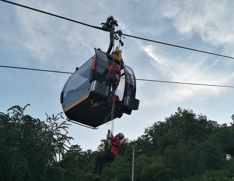 HGSS vježbao spašavanje putnika na sljemenskoj žičari